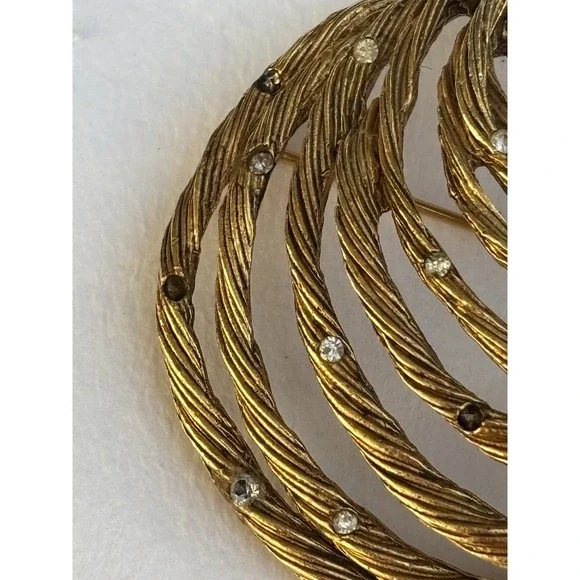 Vintage CAPRI Brooch Costume Jewelry Small Rhinestones (missing a few) Gold Tone - Picture 10 of 11